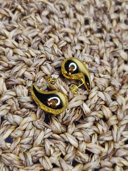 Droplet Earrings.